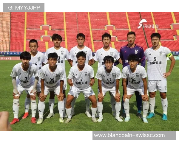 济南足球明星因冲突与交警发生争执引发社会广泛关注